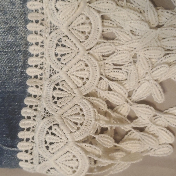 LEI Women's jean shorts with camo and lace used - Picture 6 of 7